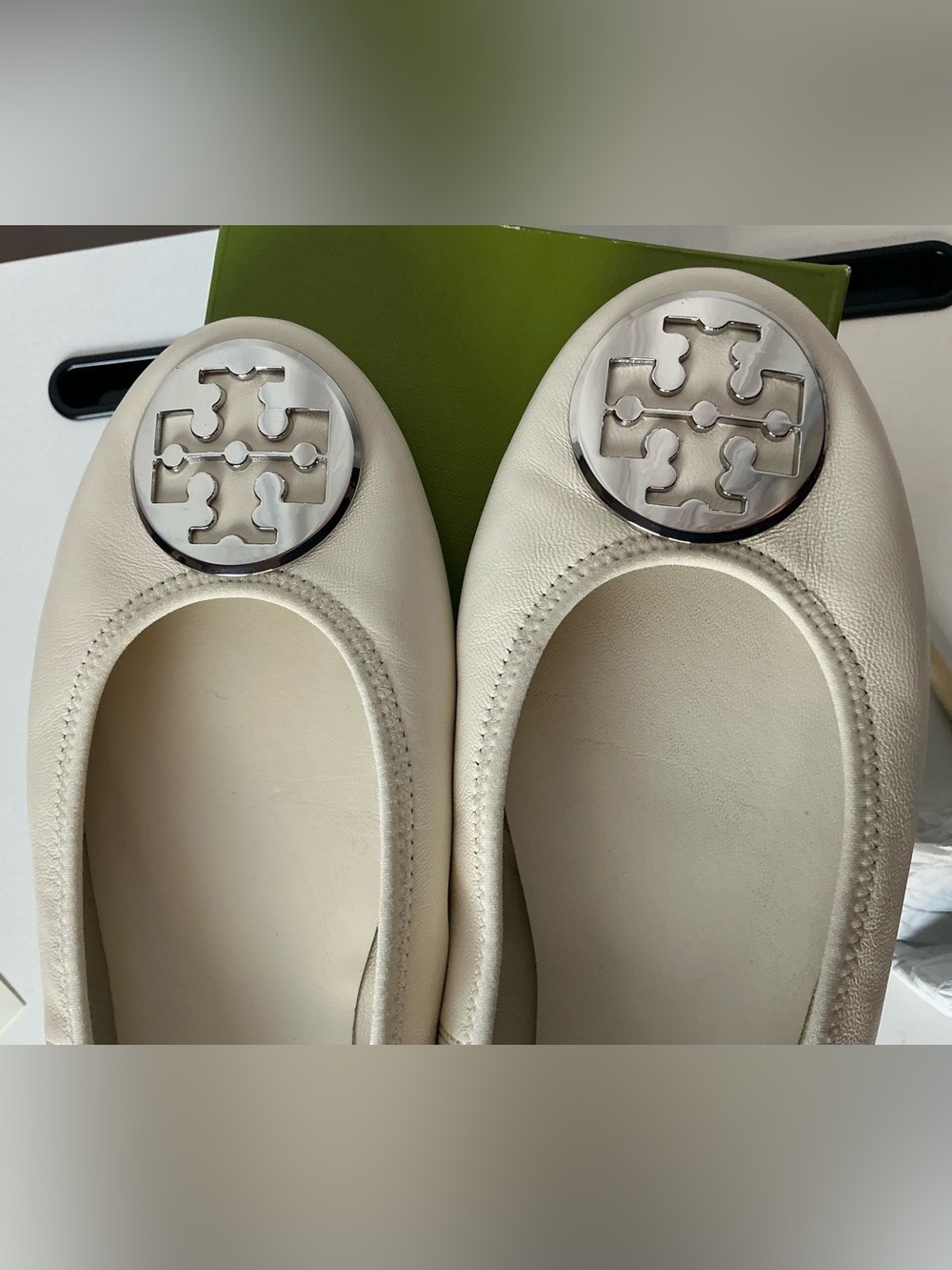 Tory Burch Reva Travel Ballet Flats Cream Silver Leather Size 7 - Picture 3 of 14